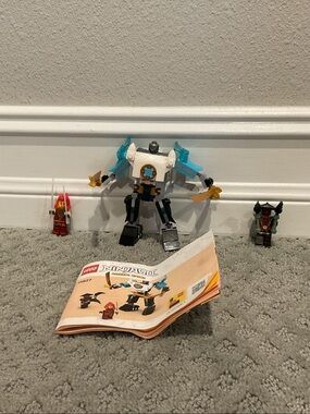 Lego Ninjago White and Blue Mech with Gold Accents and Minifigures